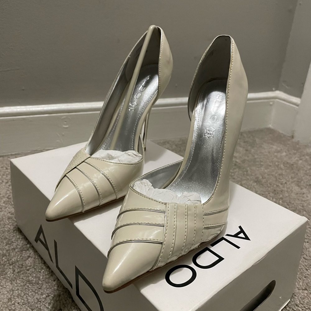Heels - Picture 3 of 4